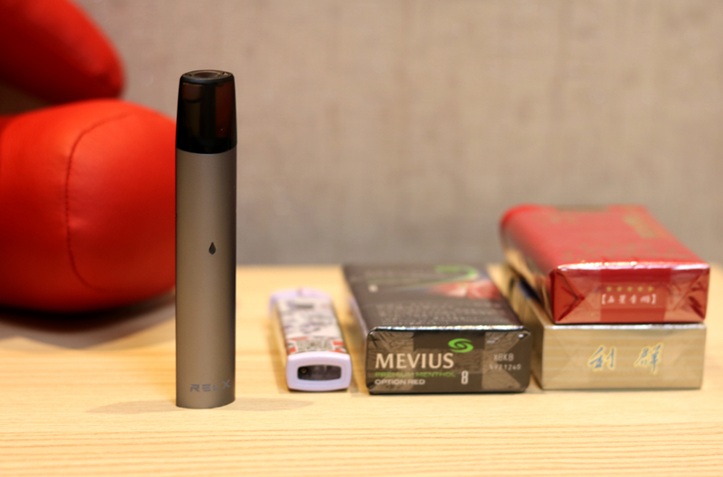 RELX悦刻换弹雾化烟评测