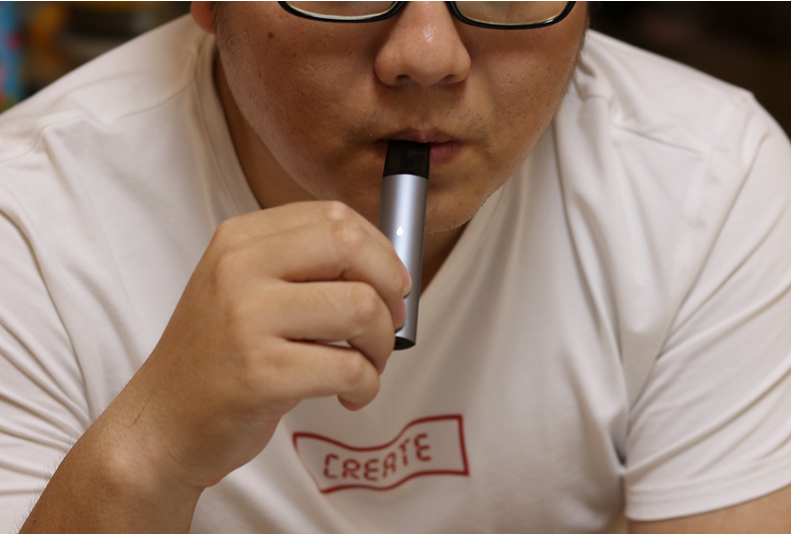 RELX悦刻换弹雾化烟评测