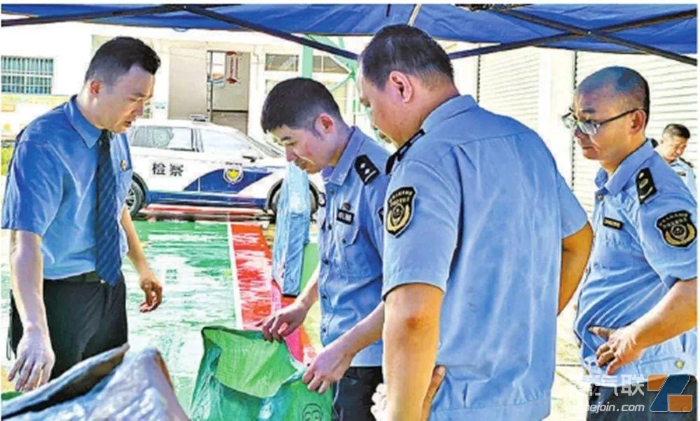 这一隐藏在村子里的电子烟制假窝点,涉案2000万元! 这一隐藏在村子里的电子烟制假窝点,涉案2000万元!